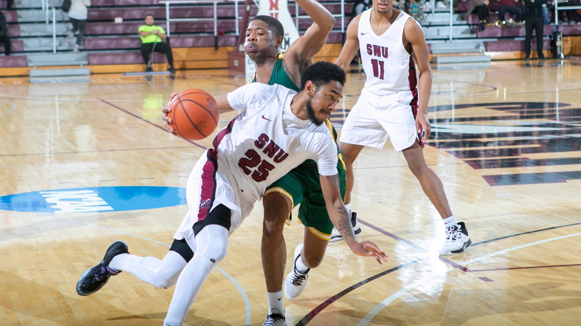 Jhonathan Dunn scored his 2,000 point in DII men's basketball. 